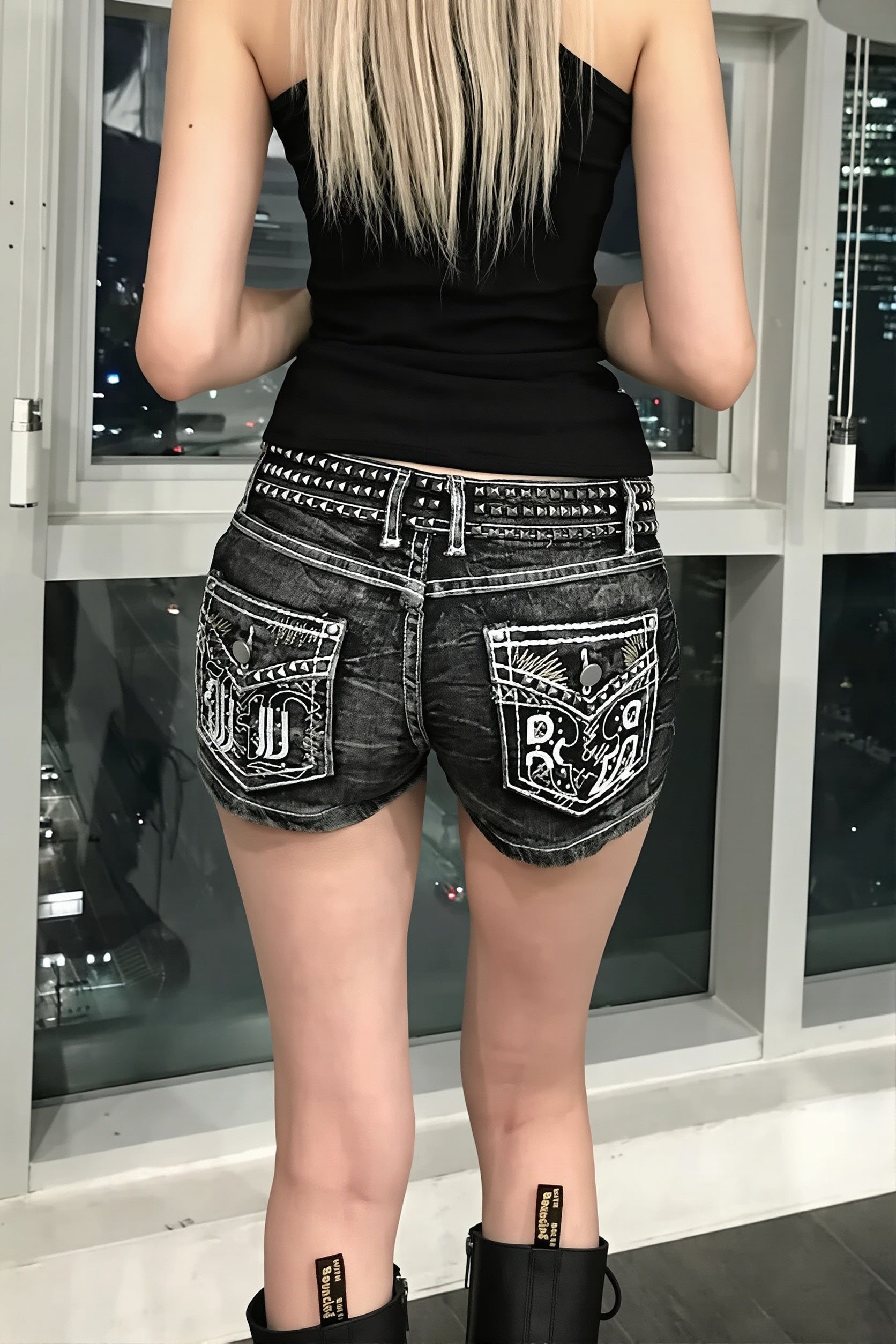 Retro Destroyed Embroidered Rivet Denim Shorts