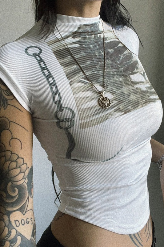 Graffiti Printed Cropped Slim T-Shirt