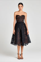 Elegant Lace Strapless Solid Midi Dress