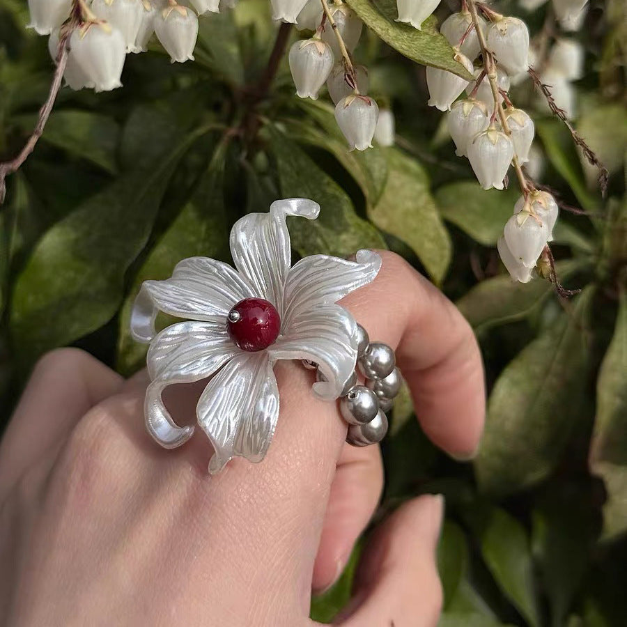 Iris Flower Silver Pearl Necklace