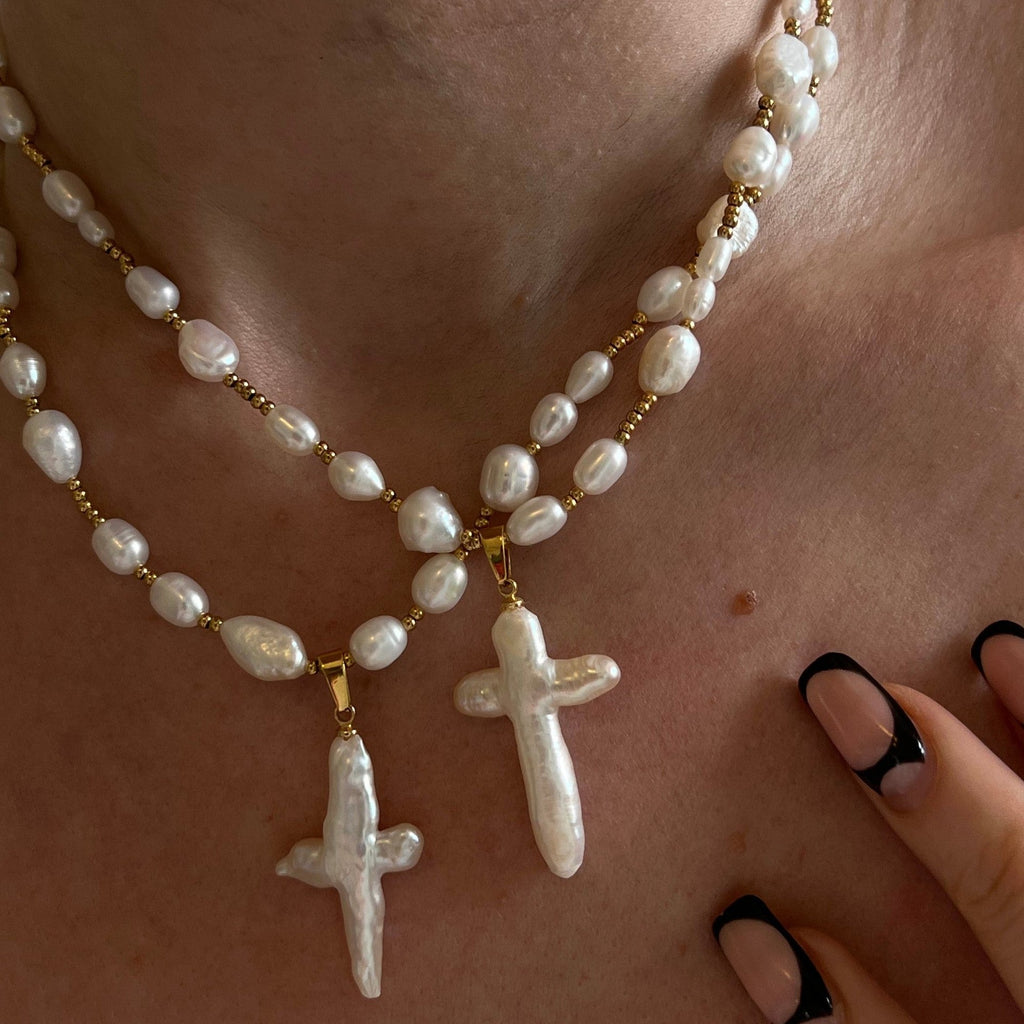 Vintage Baroque Cross Pearl Necklace