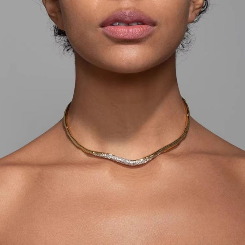 Minimal Metal Irregular Lava Rhinestone Necklace