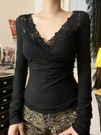 Dirty Lace V-Neck Knit Top