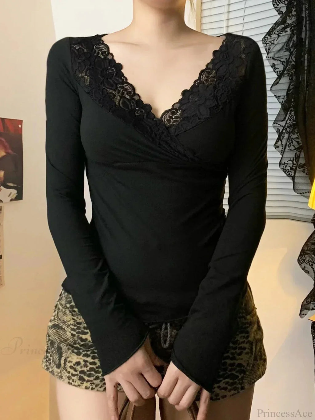 Dirty Lace V-Neck Knit Top