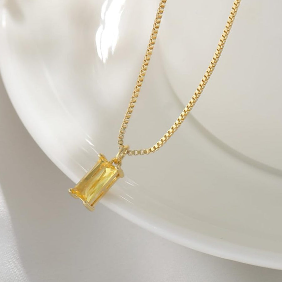 Minimal Mini Square Zircon Necklace