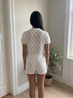 cutout|White|back