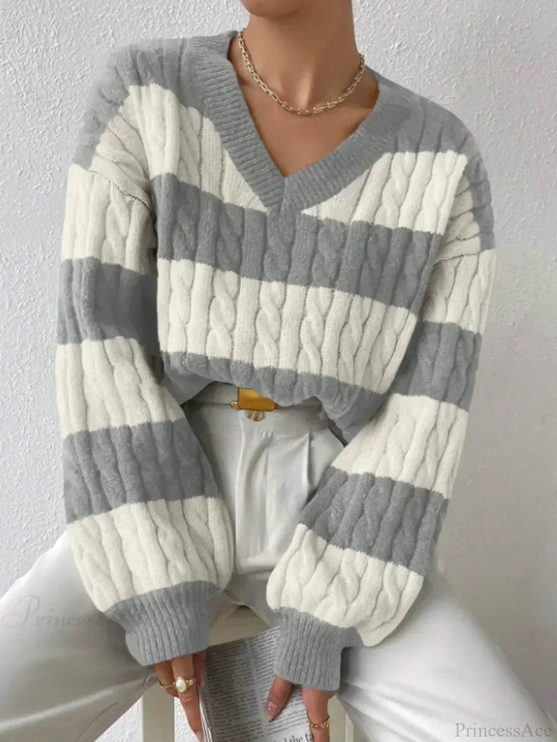 Loose Knit V-Neck Vintage Pullover Sweater