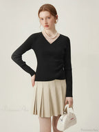 Minimalist V-Neck Knit Bottom Sweater