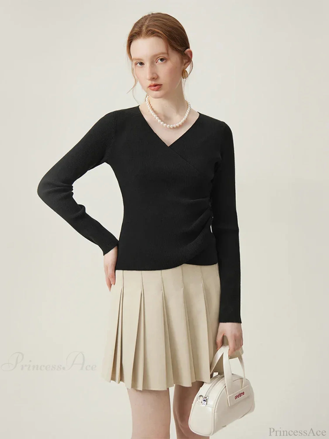 Minimalist V-Neck Knit Bottom Sweater
