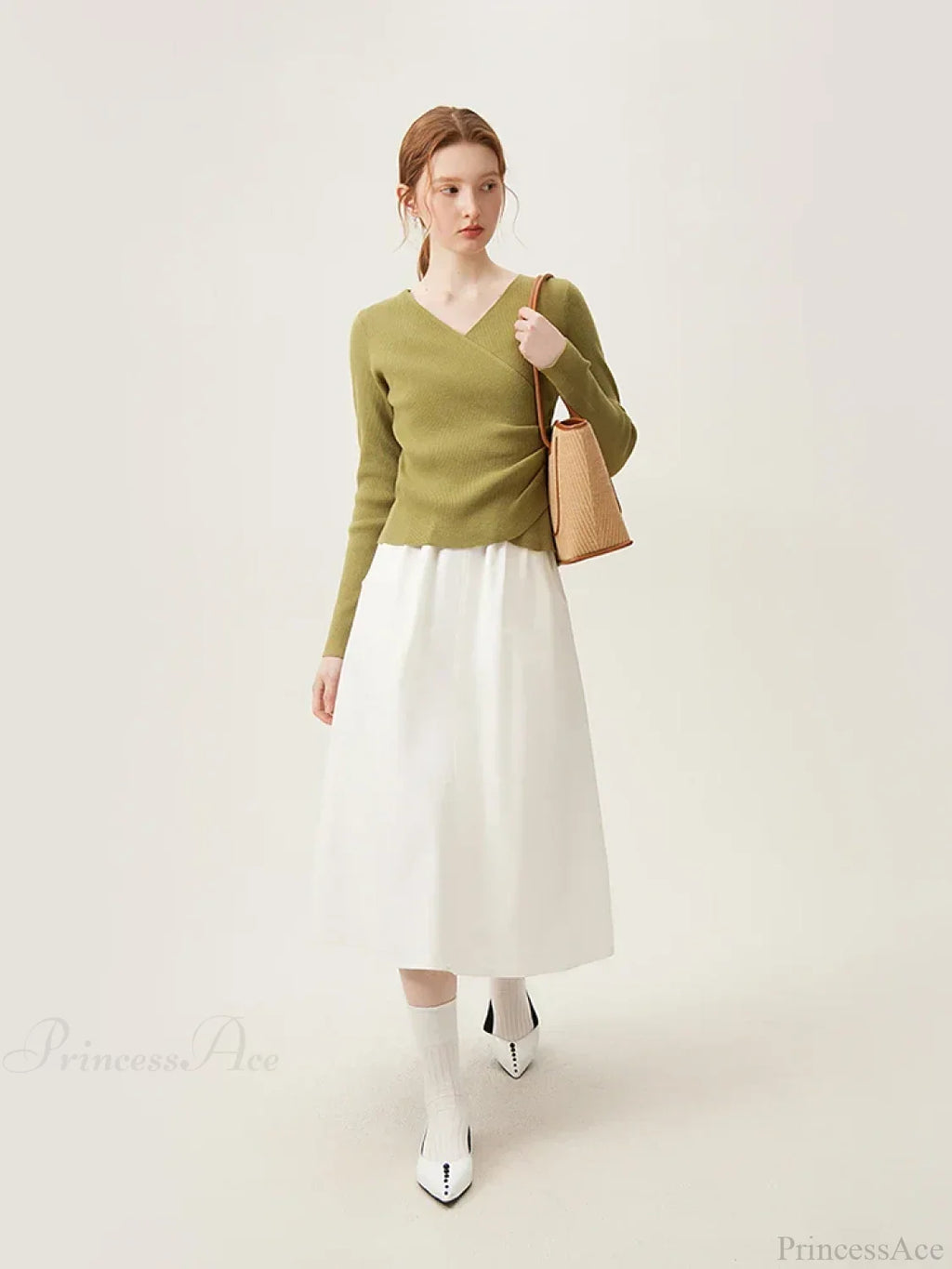 Minimalist V-Neck Knit Bottom Sweater