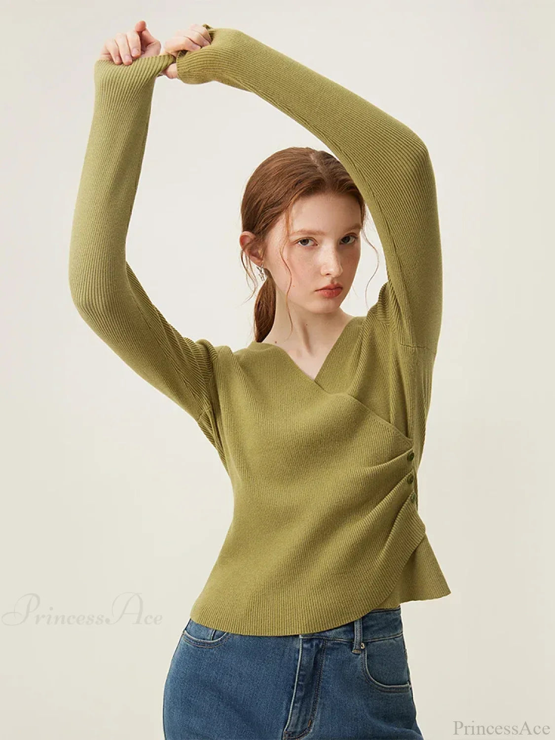 Minimalist V-Neck Knit Bottom Sweater