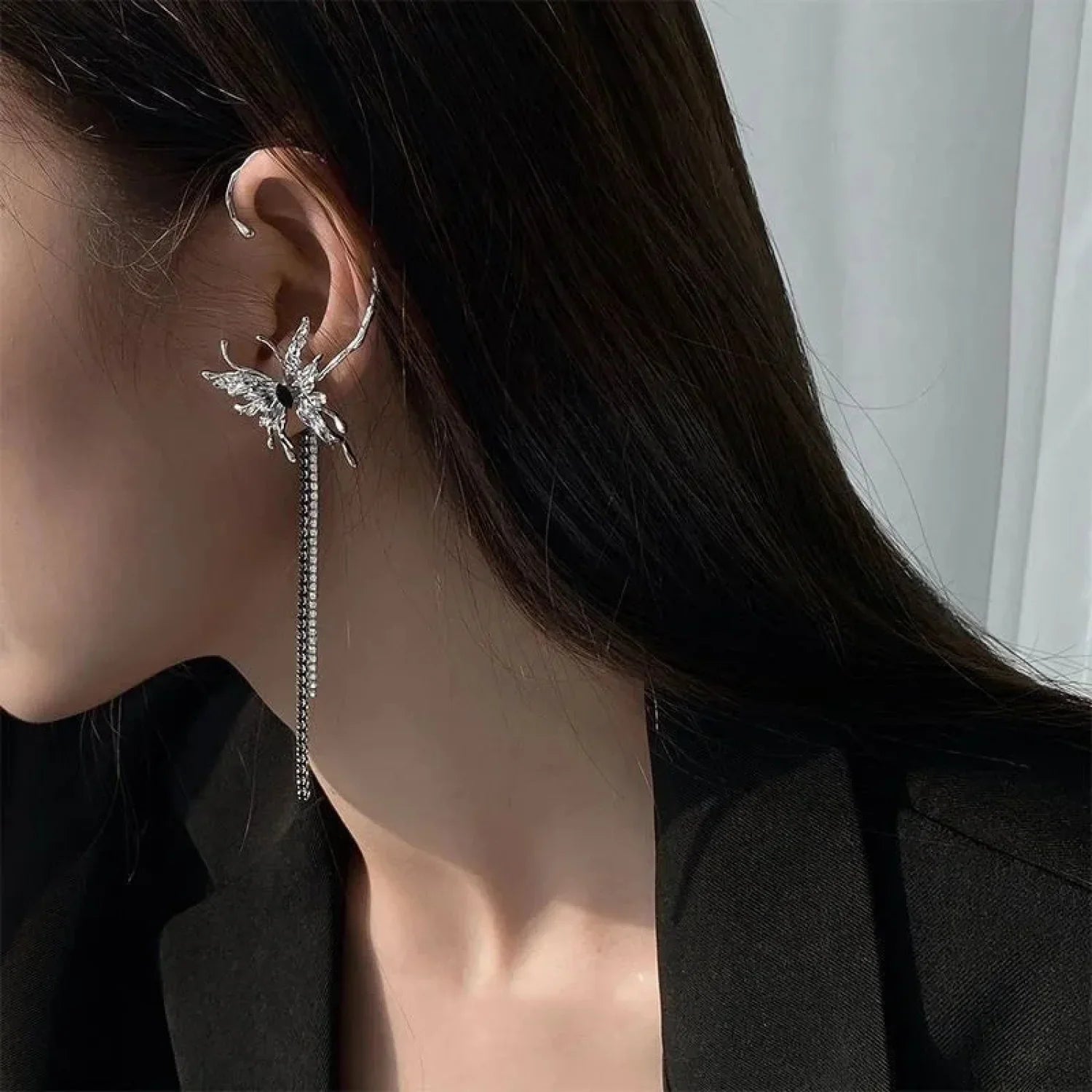 Rebellious Darts Chain Fringe Clip Stud Earring