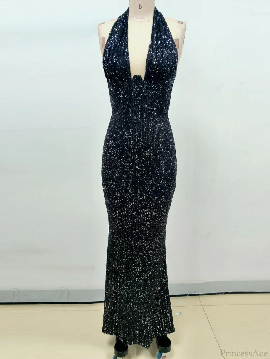 Halter Deep V Neck Sequins Green Sleeveless Backless Celebrity Party Dress