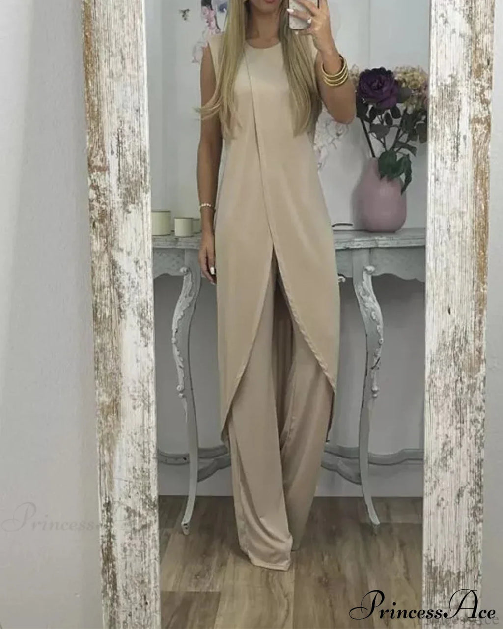 Sleeveless 2-Piece Outfit