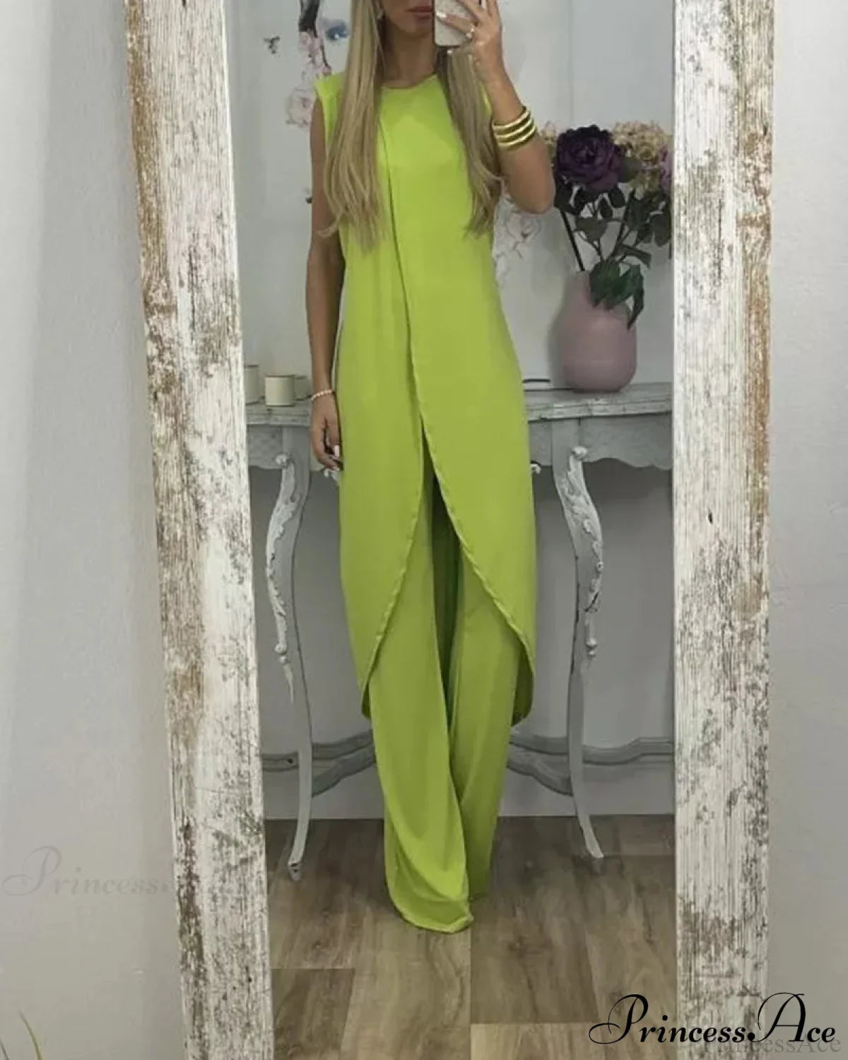 Sleeveless 2-Piece Outfit