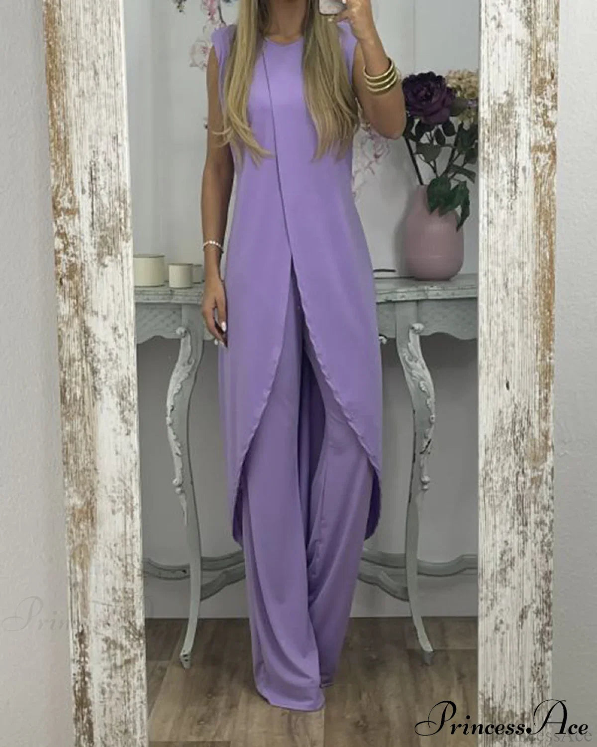 Sleeveless 2-Piece Outfit